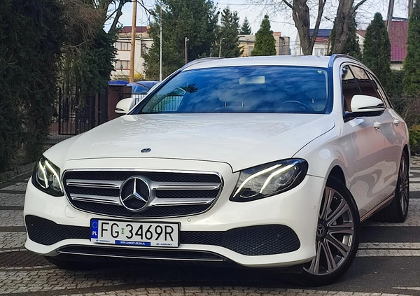 Mercedes-Benz Klasa E cena 89900 przebieg: 289900, rok produkcji 2017 z Jawor małe 781